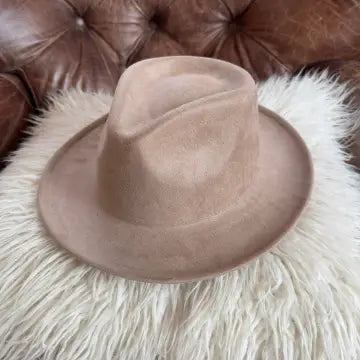 Stiff Short Brim Rancher in Suede Hat