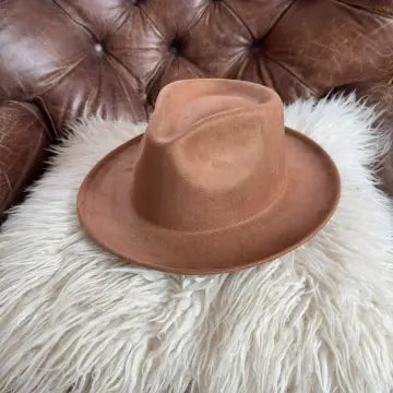 Stiff Short Brim Rancher in Suede Hat