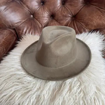 Stiff Short Brim Rancher in Suede Hat