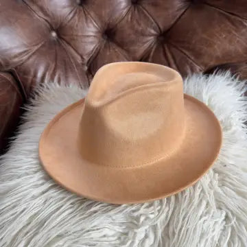 Stiff Short Brim Rancher in Suede Hat