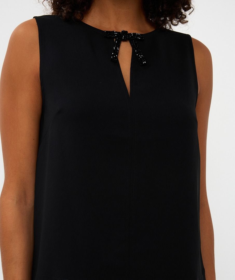 Bow Brooch Short Sleeve Top