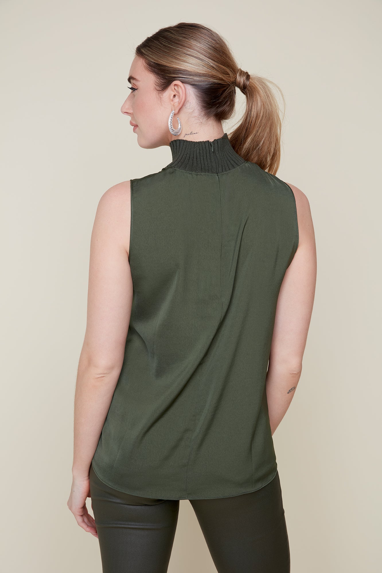 Mockneck Airflow Tank